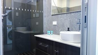 Semaphore Splash Apartments