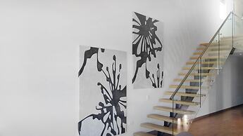 Semaphore Splash Apartments