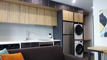Semaphore Splash Apartments