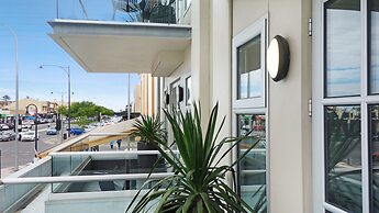 Semaphore Splash Apartments