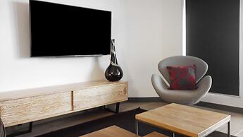 Semaphore Splash Apartments