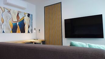 Semaphore Splash Apartments