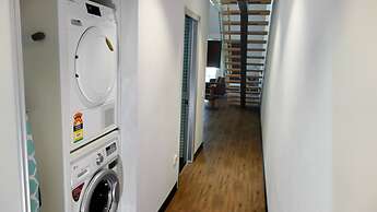 Semaphore Splash Apartments