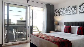 Semaphore Splash Apartments