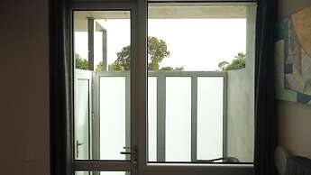 Semaphore Splash Apartments