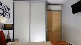 Semaphore Splash Apartments