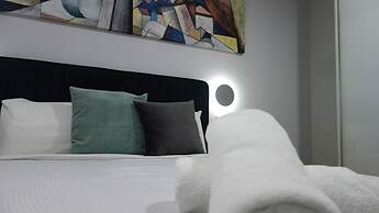 Semaphore Splash Apartments