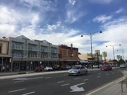 Semaphore Splash Apartments