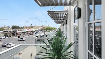 Semaphore Splash Apartments