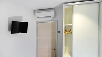 Semaphore Splash Apartments