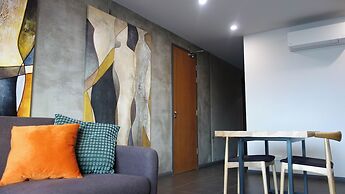 Semaphore Splash Apartments