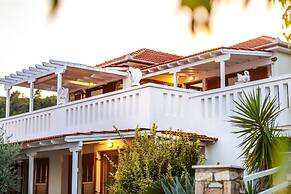 Anatoli Villa