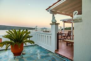 Anatoli Villa