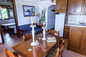 Anatoli Villa