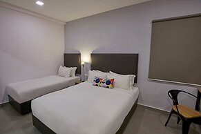 B Lot Hotel