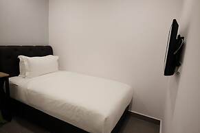B Lot Hotel