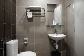 B Lot Hotel