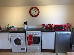 6 Varis Apartments