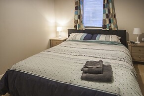 6 Varis Apartments