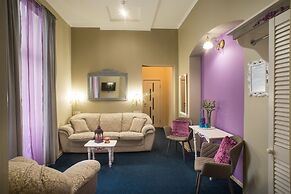 Family Residence Boutique Hotel