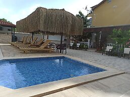 Isil Suite