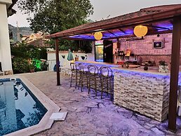 Isil Suite