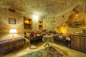 Takaev Cave House