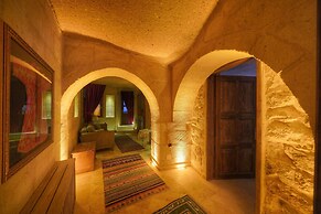 Takaev Cave House