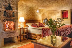 Takaev Cave House