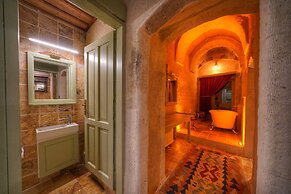 Takaev Cave House