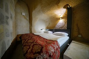 Takaev Cave House