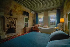 Takaev Cave House