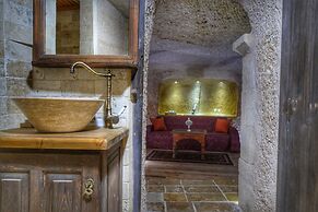 Takaev Cave House