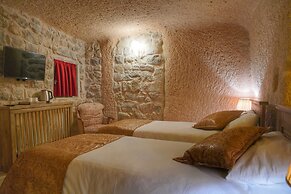 Takaev Cave House