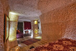 Takaev Cave House