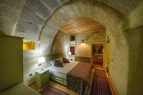 Takaev Cave House