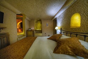 Takaev Cave House
