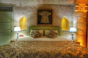 Takaev Cave House
