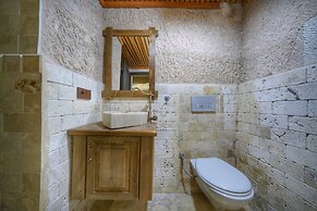 Takaev Cave House