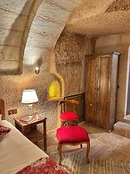 Takaev Cave House