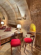 Takaev Cave House