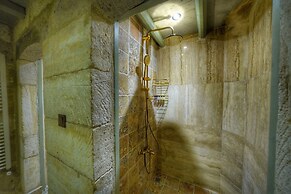 Takaev Cave House