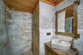 Takaev Cave House