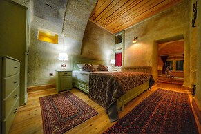 Takaev Cave House