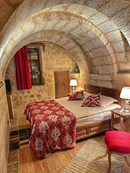 Takaev Cave House