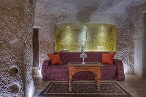 Takaev Cave House