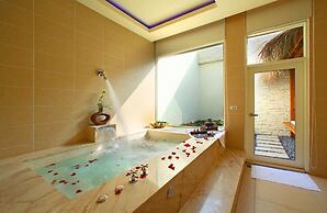 Le Chateau Hotel