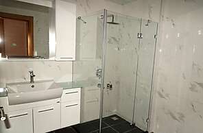 Hayat Home Suite