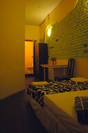 Chilloutlya Hostel&Bar
