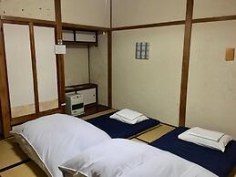 Guest House YAMASHITA-YA - Hostel